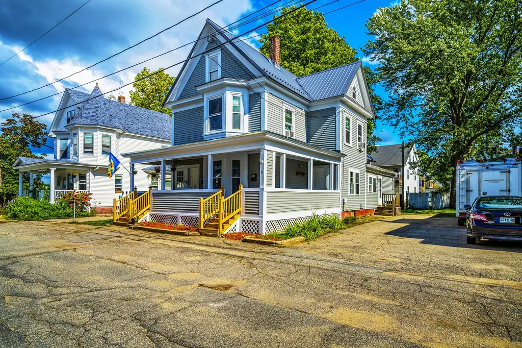 9 Maple Street Sanford ME 04073