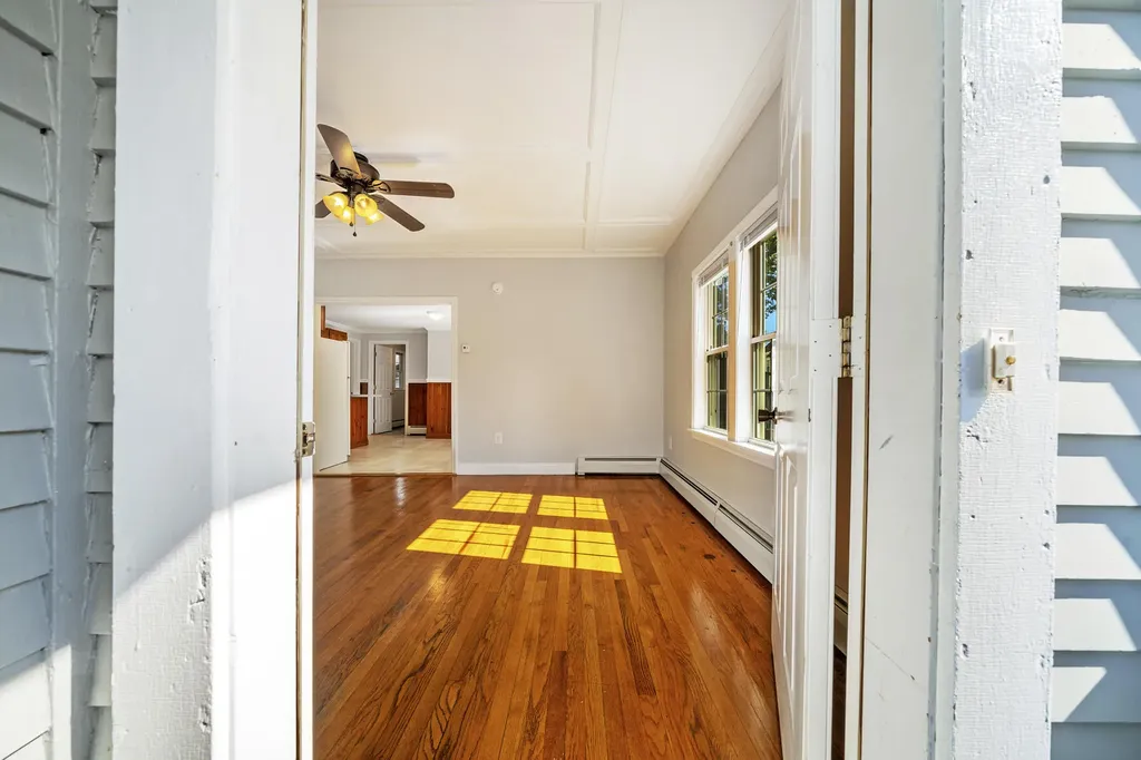 9 Maple Street Sanford ME 04073