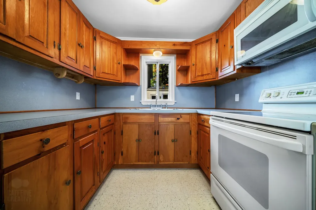 9 Maple Street Sanford ME 04073