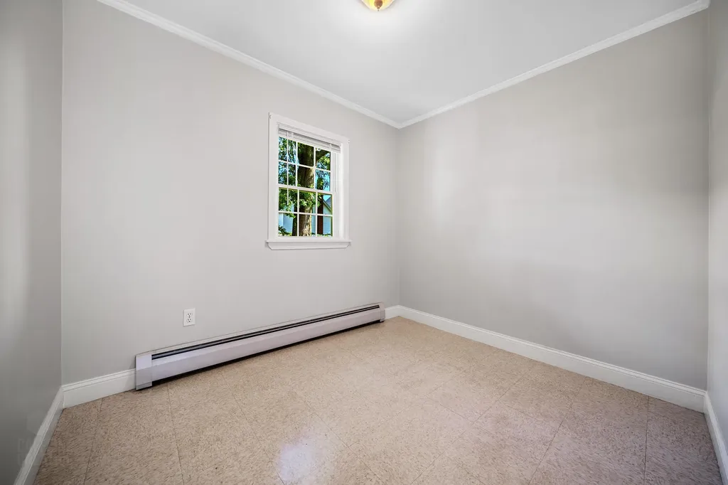 9 Maple Street Sanford ME 04073