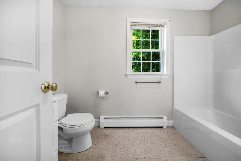 9 Maple Street Sanford ME 04073