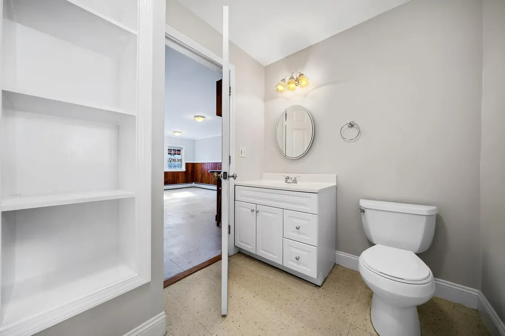 9 Maple Street Sanford ME 04073