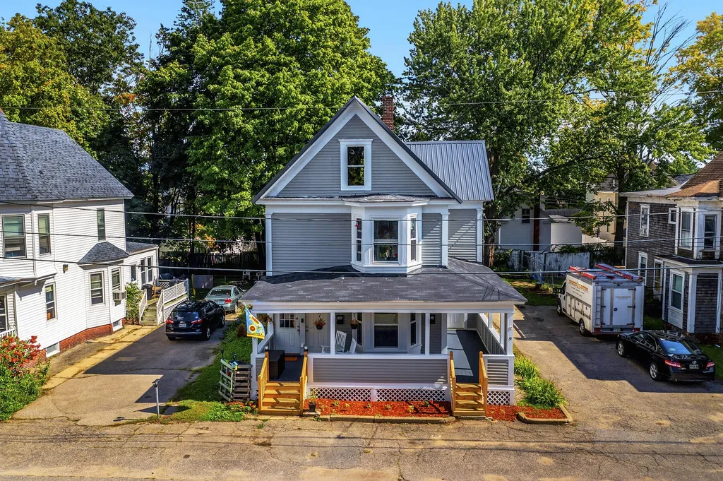 9 Maple Street Sanford ME 04073