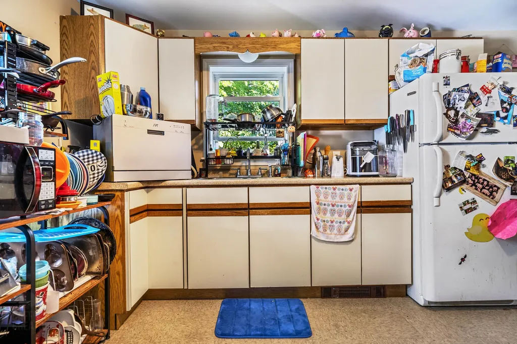 9 Maple Street Sanford ME 04073