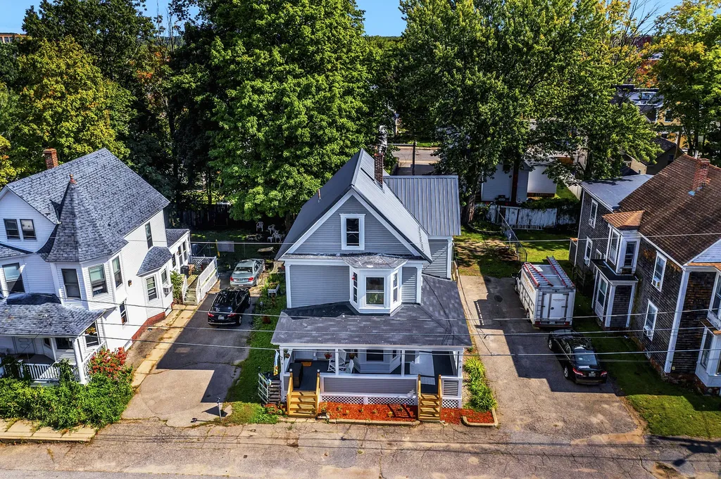 9 Maple Street Sanford ME 04073