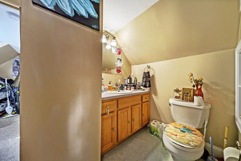 9 Maple Street Sanford ME 04073