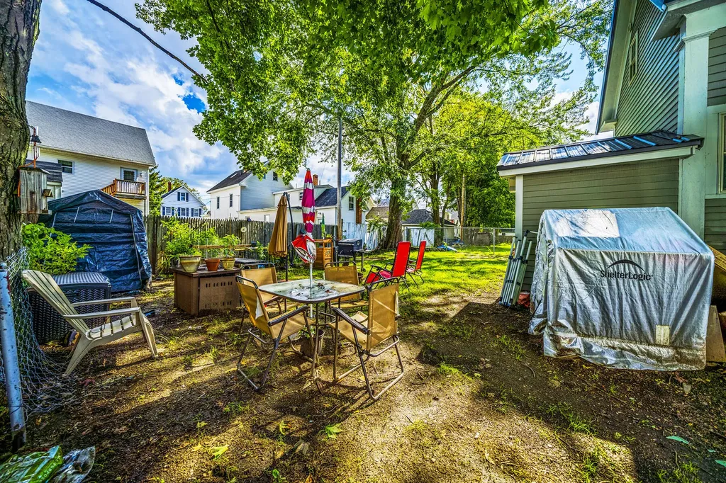 9 Maple Street Sanford ME 04073