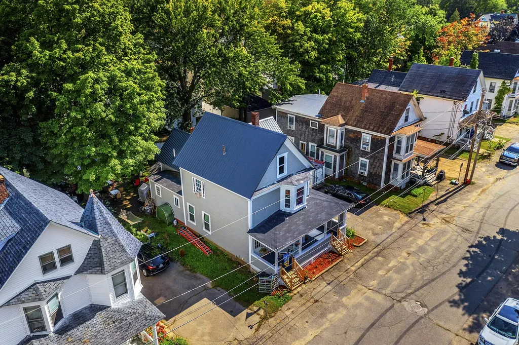 9 Maple Street Sanford ME 04073