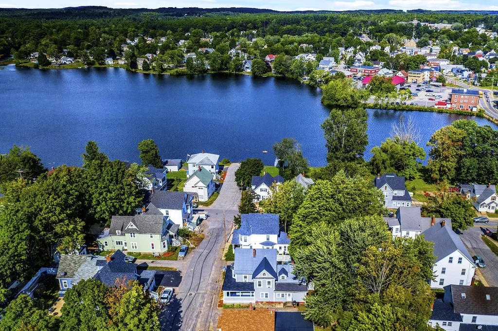 9 Maple Street Sanford ME 04073