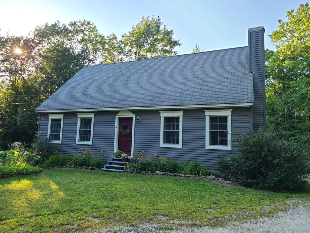 5 Hyde Road Gray ME 04039