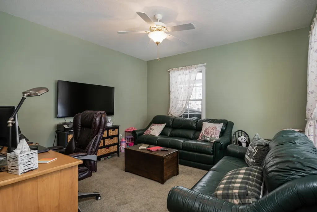 15 Washington Court Naples ME 04055