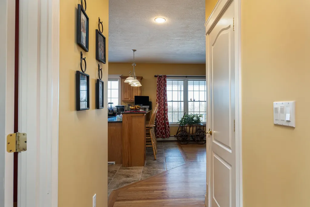 15 Washington Court Naples ME 04055