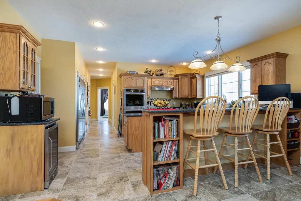 15 Washington Court Naples ME 04055