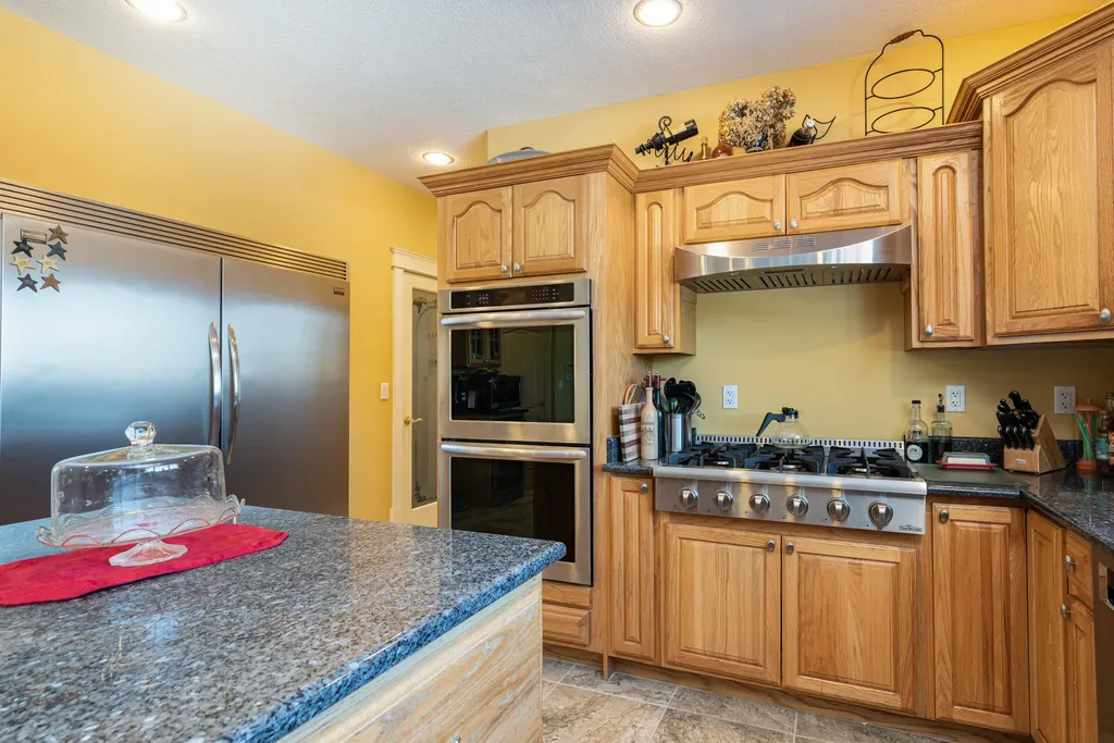 15 Washington Court Naples ME 04055