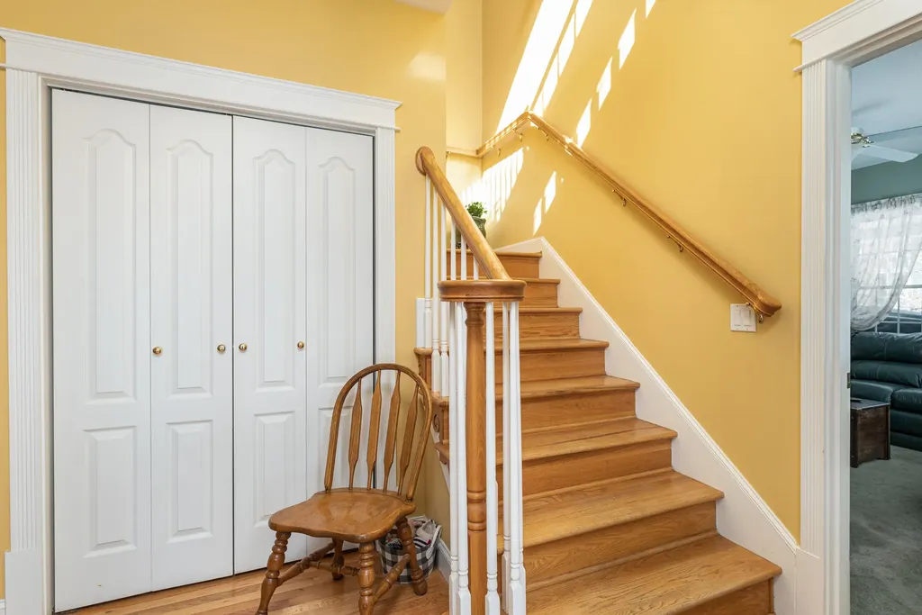 15 Washington Court Naples ME 04055