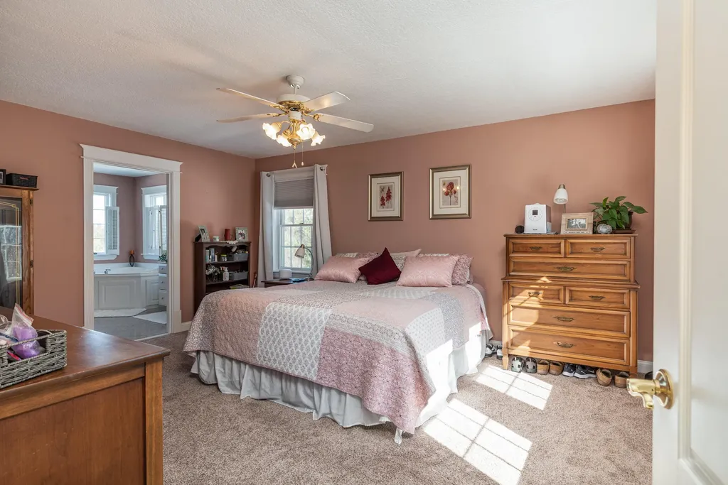 15 Washington Court Naples ME 04055