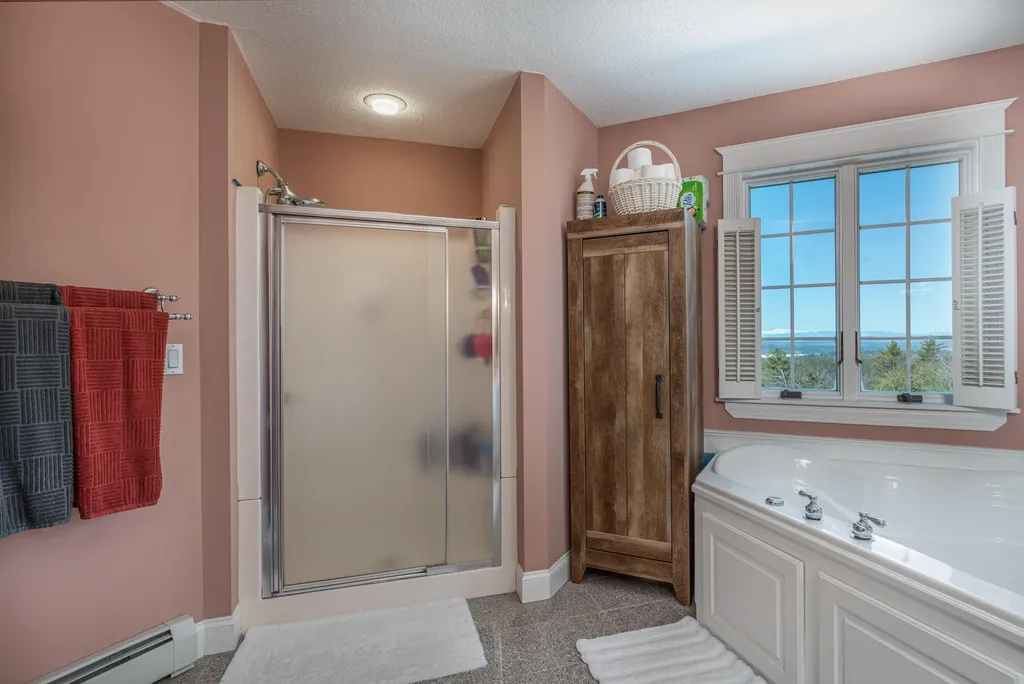 15 Washington Court Naples ME 04055