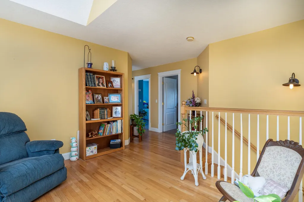 15 Washington Court Naples ME 04055