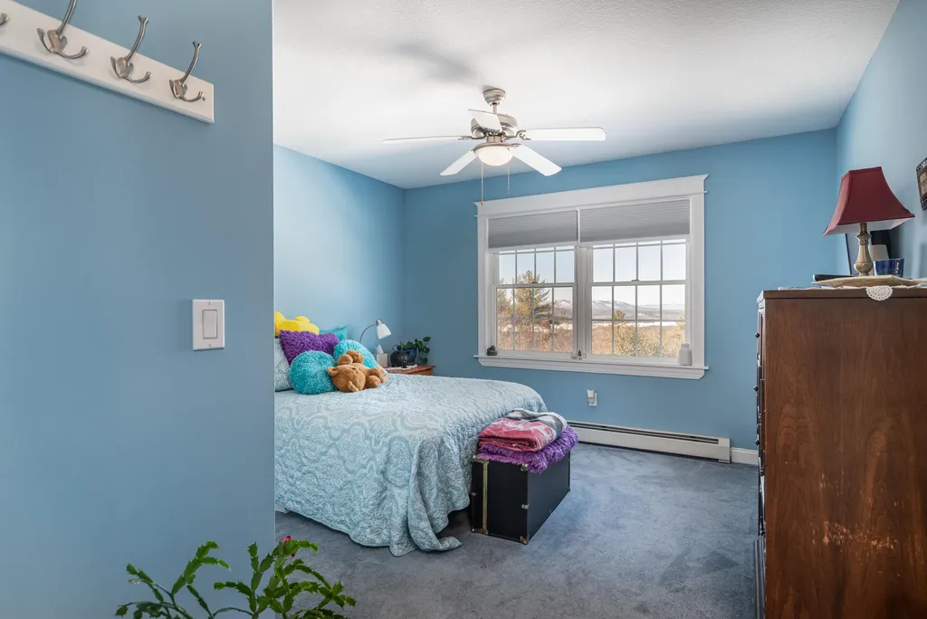 15 Washington Court Naples ME 04055