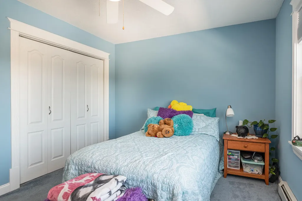 15 Washington Court Naples ME 04055