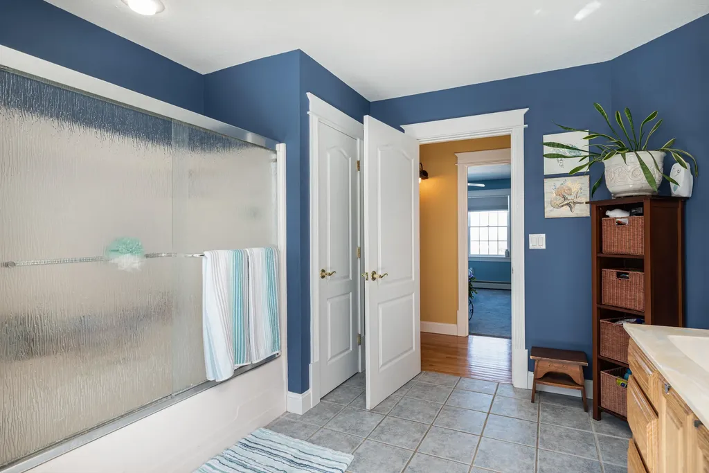 15 Washington Court Naples ME 04055
