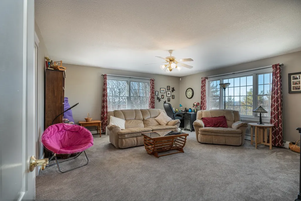 15 Washington Court Naples ME 04055