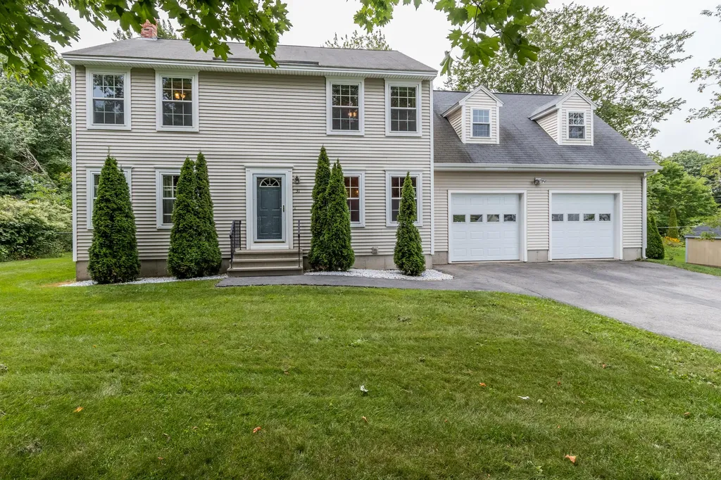 31 Barclay Avenue Portland ME 04103