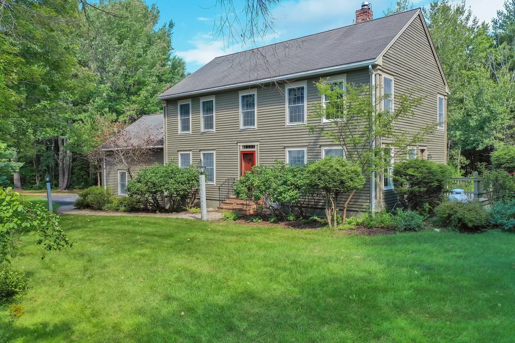 11 Ryans Way Auburn ME 04210
