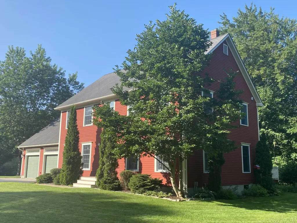 17 Hillside Drive Veazie ME 04401