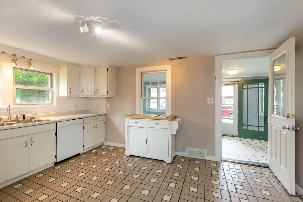 342 Minot Avenue Auburn ME 04210