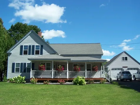 109 Oak Hill Road Auburn ME 04210