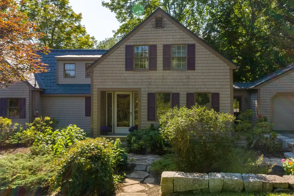 12 Ladds Hill Road Nobleboro ME 04555