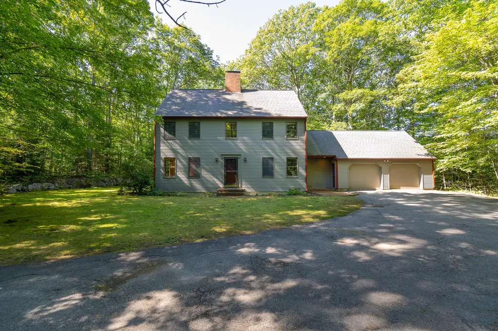 25 Oyster Creek Lane Nobleboro ME 04555