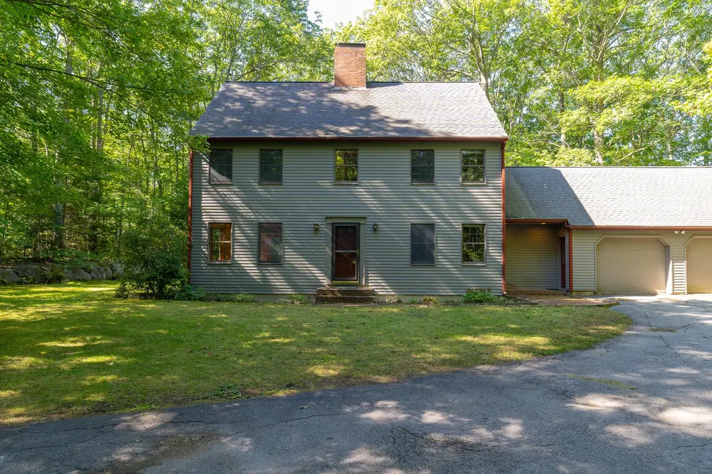 25 Oyster Creek Lane Nobleboro ME 04555