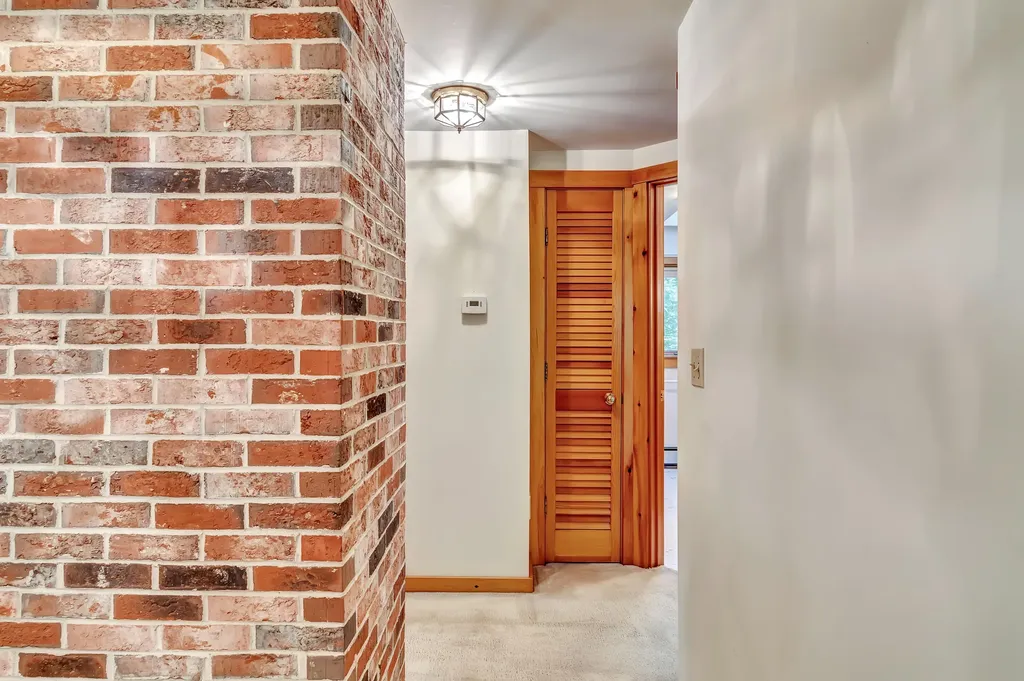 25 Oyster Creek Lane Nobleboro ME 04555