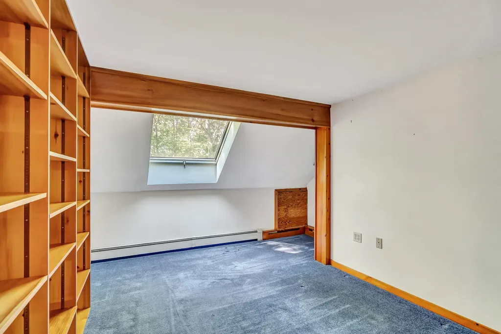 25 Oyster Creek Lane Nobleboro ME 04555