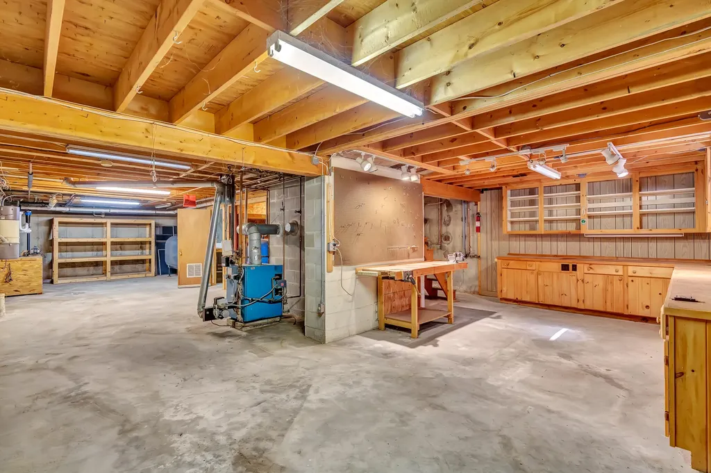 25 Oyster Creek Lane Nobleboro ME 04555