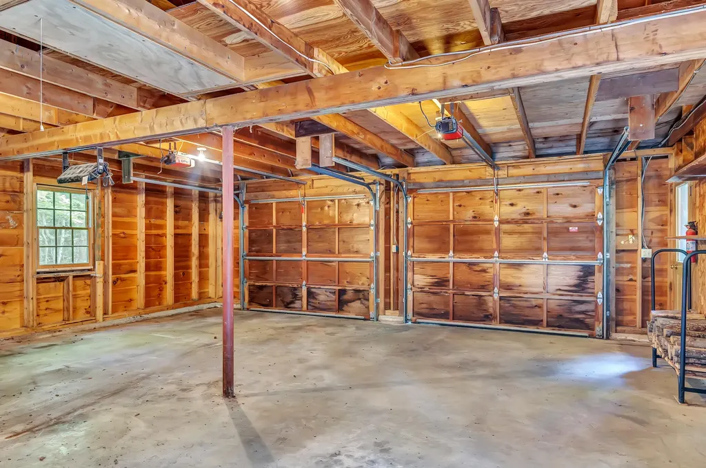 25 Oyster Creek Lane Nobleboro ME 04555