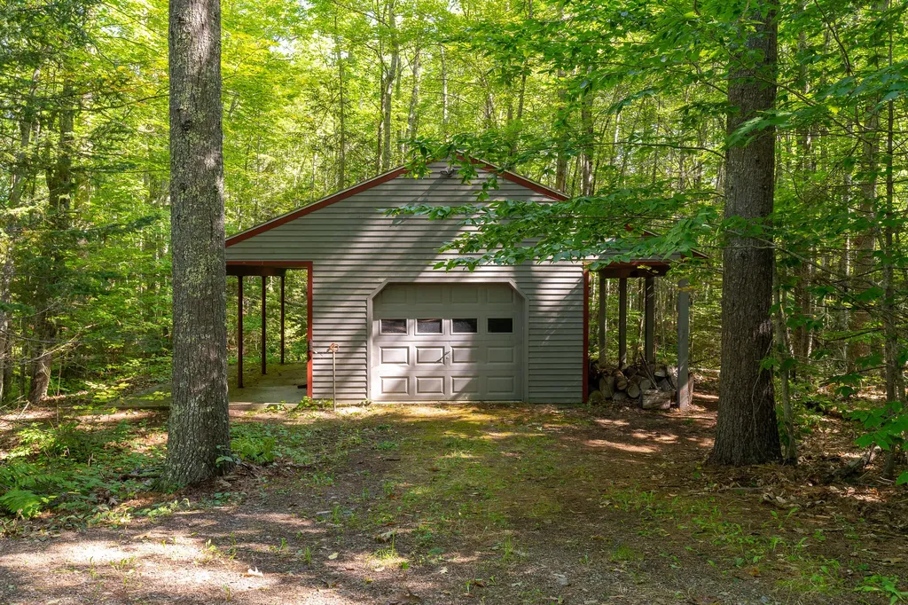 25 Oyster Creek Lane Nobleboro ME 04555