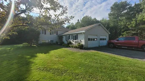 33 Youngs Lane Old Town ME 04468