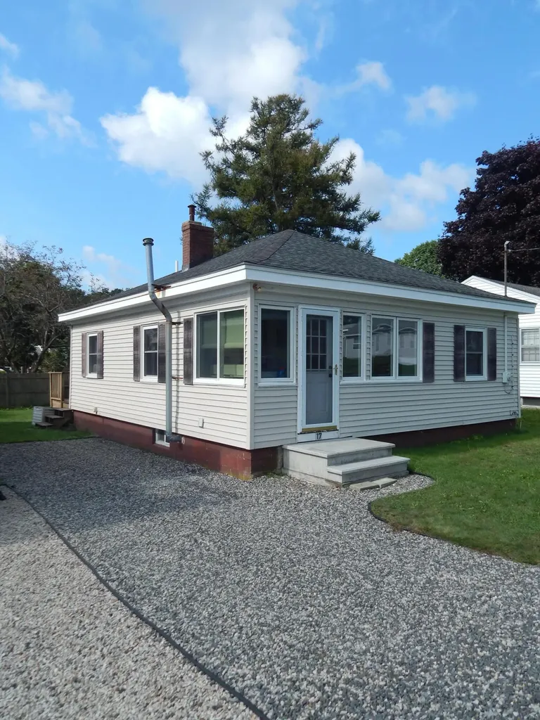 17 Bayview Avenue York ME 03909