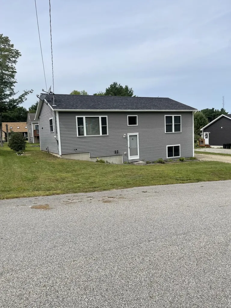 48 Hillcrest Avenue Lewiston ME 04240