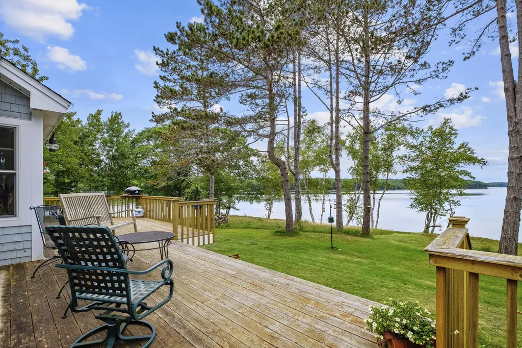 69 Spring Lane Saint George ME 04860