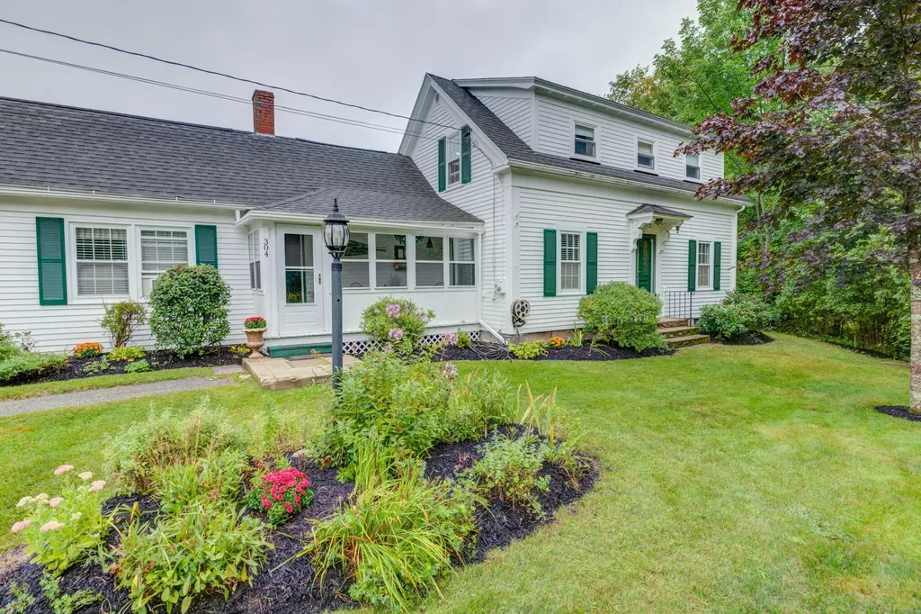 304 Quaker Ridge Road Casco ME 04015