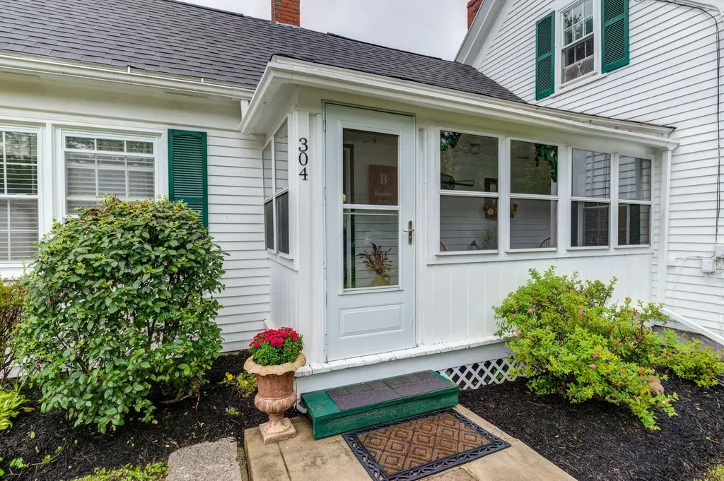 304 Quaker Ridge Road Casco ME 04015