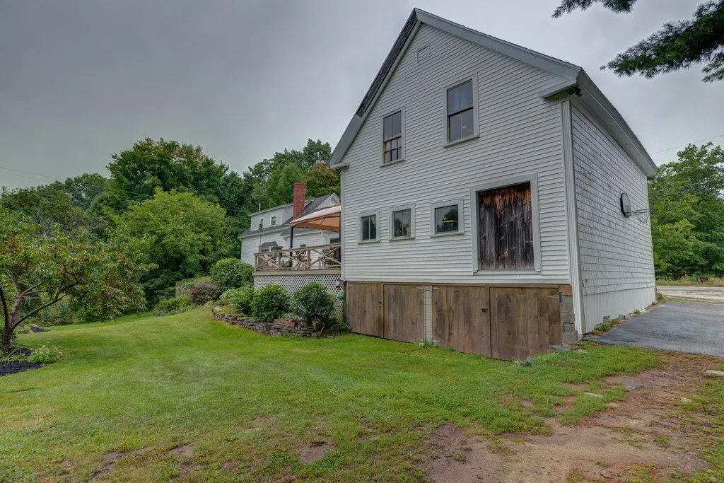 304 Quaker Ridge Road Casco ME 04015