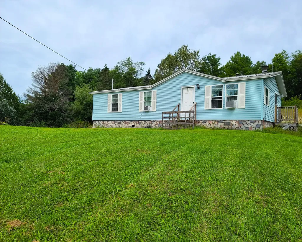 5 Loggin Road Frankfort ME 04438