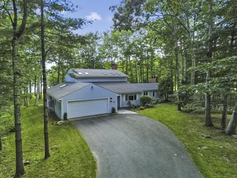 91 Eastward Rockport ME 04856
