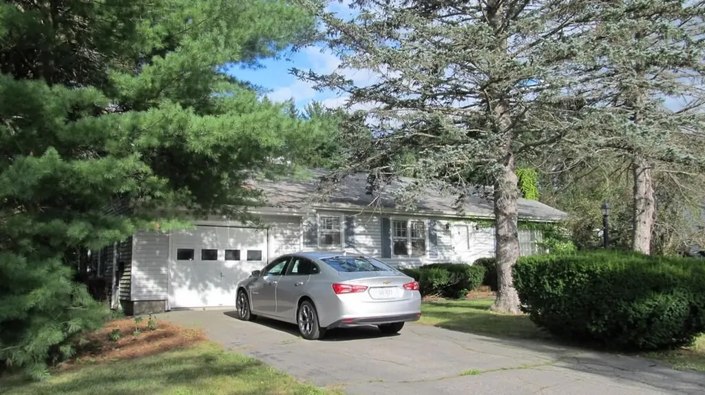 24 Longmeadow Drive Brewer ME 04412