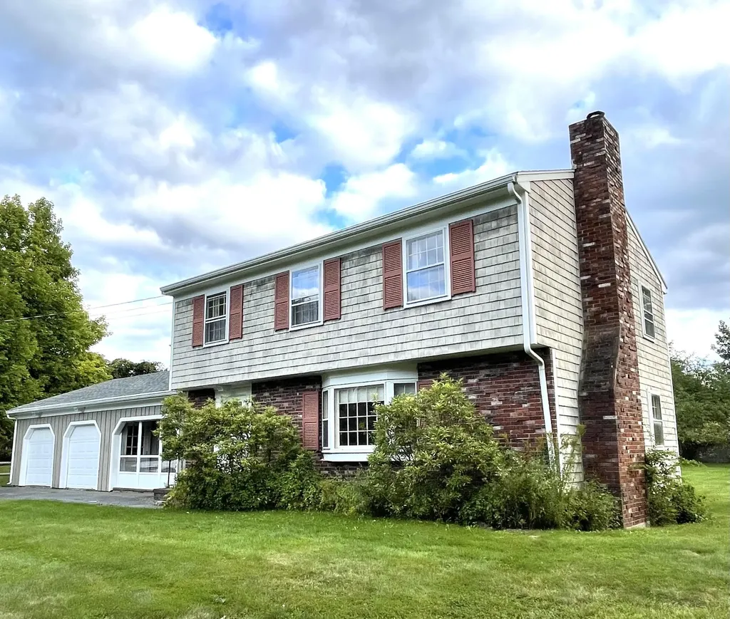 10 Westwood Drive Orono ME 04473